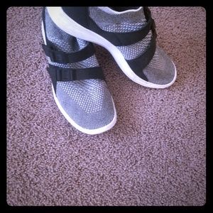 Mens Nike Air Laceless Shoes